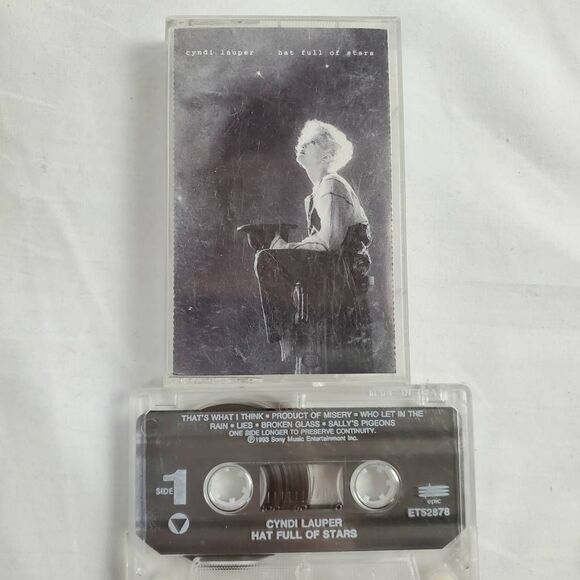 Cyndi Lauper – Hat Full of Stars Cassette Album 1993 Epic Records Pop Rock - Picture 1 of 3